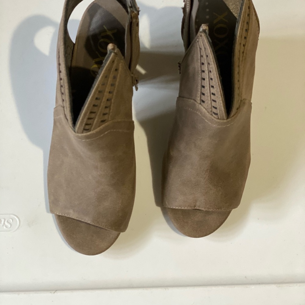 Xoxo pep toe heeled booties